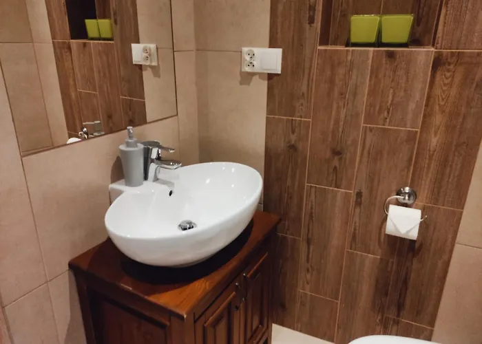 Bocianowka Z Sauna I Fotelem Masujacym W Cenie * 우스트론